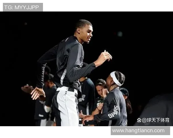 文班亚马新赛季表现惊艳场均20分10篮板3盖帽领跑最佳新秀竞争